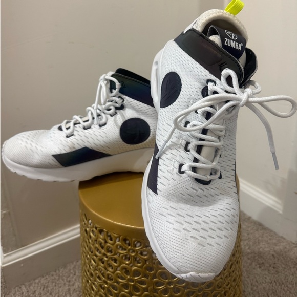Zumba Fitness Women's White & Black Air Funk Sneakers - Picture 1 of 6